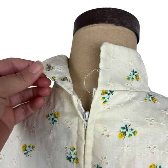 Vintage 1960s handmade pale yellow eyelet floral maxi dress‎ - Picture 9 of 15